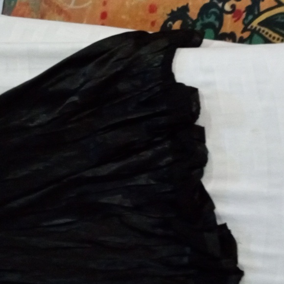 LITTLE BLACK DRESS - Picture 9 of 13